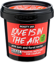 BEAUTY JAR Love Is In The Air vonios druska, 200 g