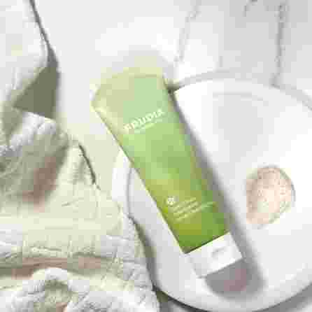 FRUDIA Green Grape Pore Control Scrub šveitiklis, 145 g