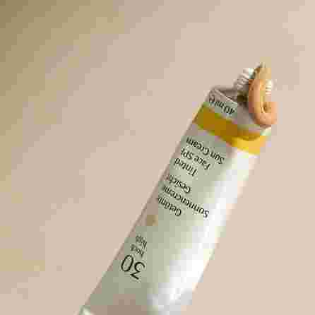 DR.HAUSCHKA Tinted Face Sun SPF 30 apsauginis kremas nuo saulės, 40 ml