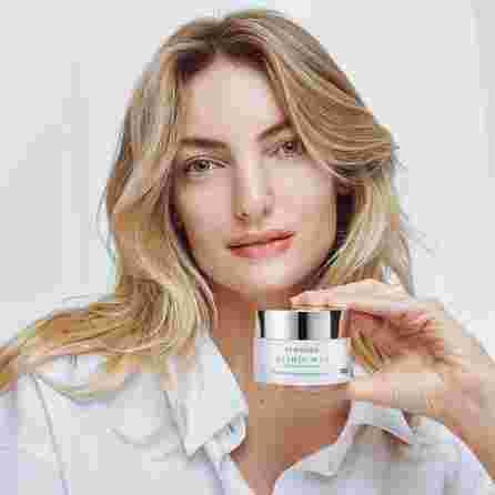CLINIC WAY  Regenerating-Moisturising naktinis veido kremas, 50 ml