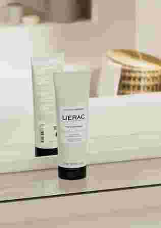 LIERAC The Scrub Mask Valomoji Šveitimo Kaukė Visų Tipų Odai, 75 ml
