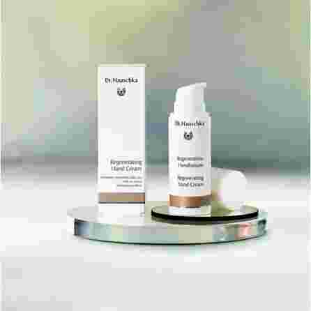 DR. HAUSCHKA Regenerating rankų kremas, 50 ml