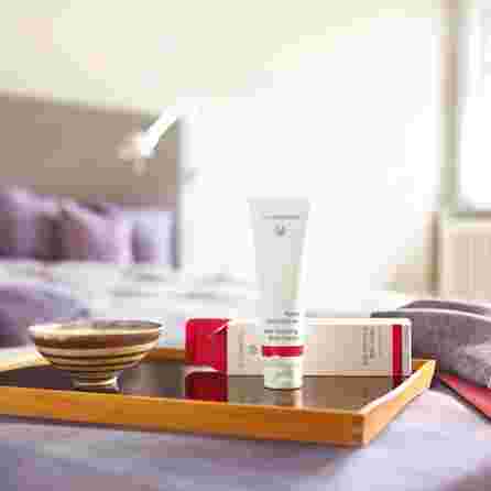 DR.HAUSCHKA Rose Nurturing kūno kremas, 145 ml