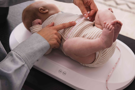 MOMINI Baby TinyTally elektroninės svarstyklės, 1 vnt.