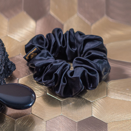 CRYSTALLOVE Black šilkinė plaukų juosta, 1 vnt.