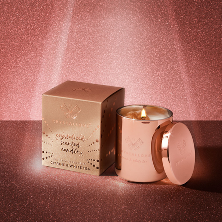 CRYSTALLOVE Citrine Soy Candle & White Tea kvepianti žvakė, 1 vnt.