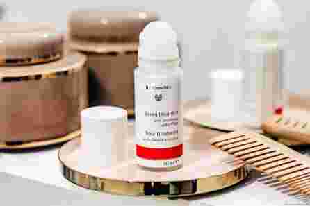 DR.HAUSCHKA Rose rutulinis dezodorantas, 50 ml