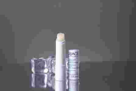 URIAGE Moisturizing lūpų balzamas, 4 g