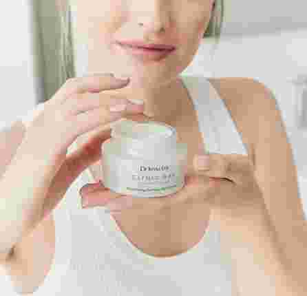 CLINIC WAY  Moisturizing-Soothing SPF 20 dieninis veido kremas, 50 ml