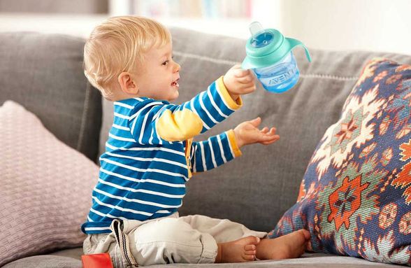 PHILIPS Avent Easy Sip 6m+, 200 ml (žalia) puodeliai su rankenomis, 1 vnt.